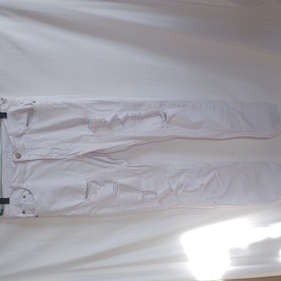 Puzzle Jeans White, Distressed. Ladies, Size 9/10 Midrise, 30" inseam, 30" waist - Picture 1 of 8